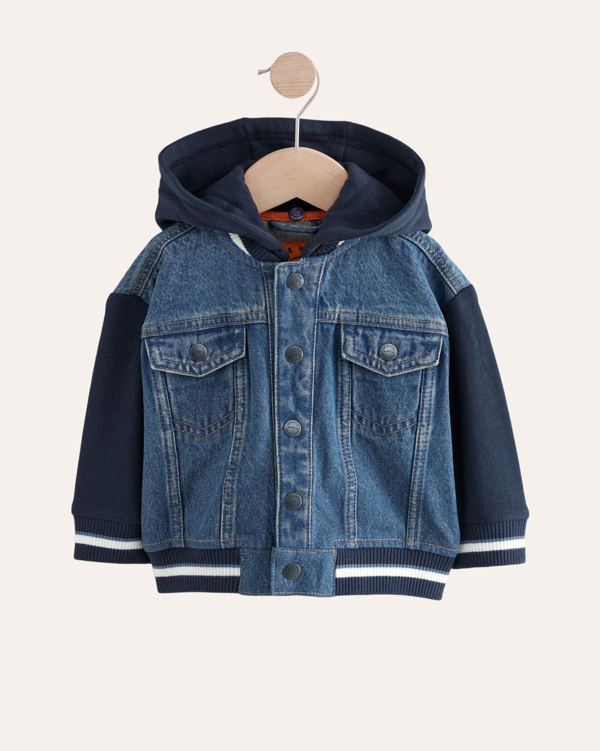 JACKETS & CARDIGANS_08