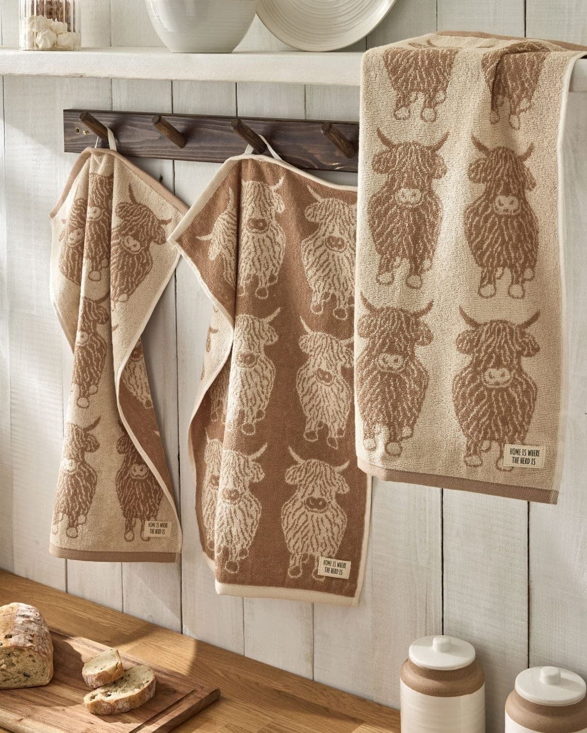 GYVŪNŲ NAMŲ REIKMENYS